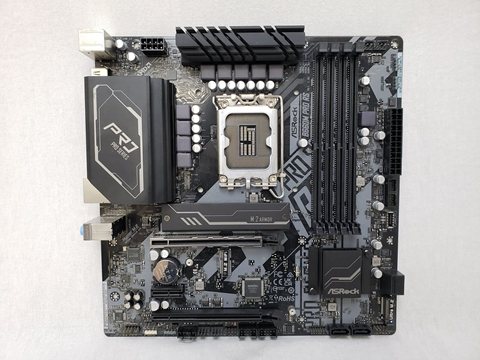B660M Pro RS 各サイトで併売につき売切れのさいはご容赦願います。