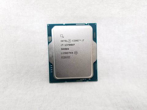 Core i7-13700KF バルク (3.4/2.5GHz 16(8+8)コア/24スレッド/TB Max3.0/スマートキャッシュ30M/内蔵グラフィック非搭載/TDP125W) 各サイトで併売につき売切れのさいはご容赦願います。