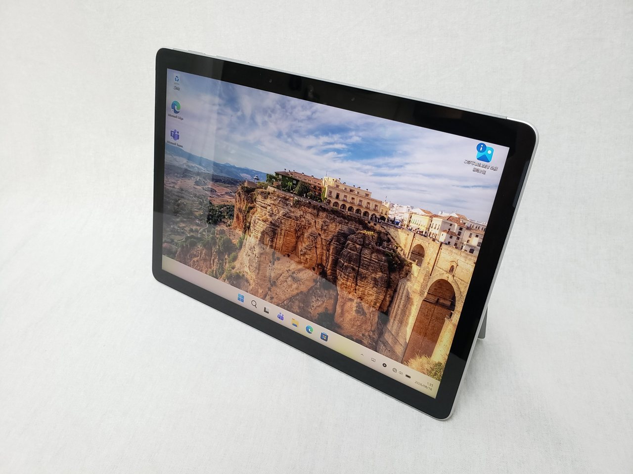 Surface Go3 LTE (Core3-10100Y/8GB/128GB/LTE 8VI-00013) プラチナ
