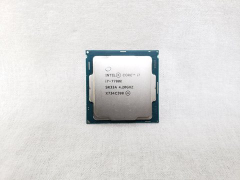 Core i7-7700K バルク (4.20GHz/ターボブースト時4.50GHz/4-core 8-thread/Total Cache 8MB/TDP91W/HD Graphics 630) 各サイトで併売につき売切れのさいはご容赦願います。