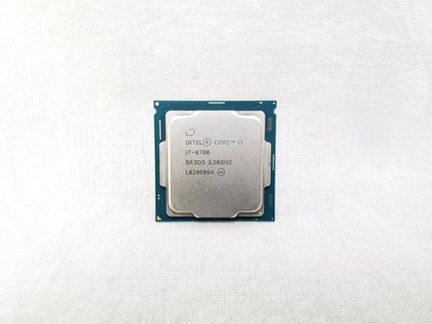 Core i7-8700 バルク (3.20GHz/ターボブースト時4.60GHz/6-core 12-thread/Total Cache 12MB/TDP65W/UHD Graphics 630) 各サイトで併売につき売切れのさいはご容赦願います。