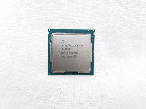 Core i7-9700 バルク (3.00GHz/ターボブースト時4.70GHz/8-core 8-thread/Total Cache 12MB/TDP65W/UHD Graphics 630) 各サイトで併売につき売切れのさいはご容赦願います。