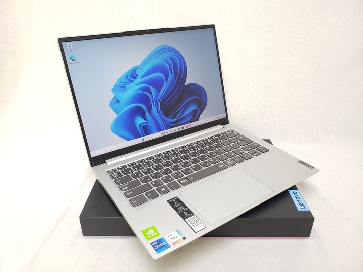 Yoga Slim 750i Pro (i7-1165G7/14.0/16GB/SSD512GB/W11) /82FX000CJP 各サイトで併売につき売切れのさいはご容赦願います。