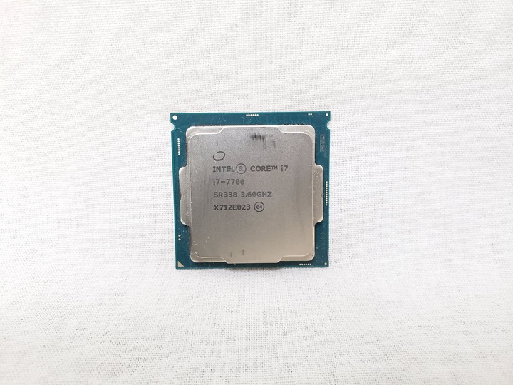 Core i7-7700 バルク (3.60GHz/ターボブースト時4.20GHz/4-core 8-thread/Total Cache 8MB/TDP65W/HD Graphics 630) 各サイトで併売につき売切れのさいはご容赦願います。