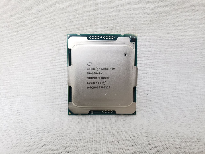 Core i9-10940X バルク (3.3GHz/TB 4.3GHz/TB MAX 4.8GHz/14-core 28-thread/L3 19.25MB/TDP165W) 各サイトで併売につき売切れのさいはご容赦願います。