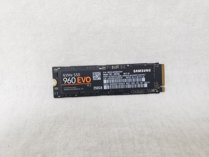 960 EVO MZ-V6E250 各サイトで併売につき売切れのさいはご容赦願います。