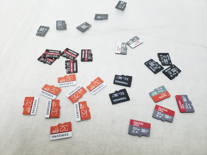 microSDHC カード 32GB 各サイトで併売につき売切れのさいはご容赦願います。