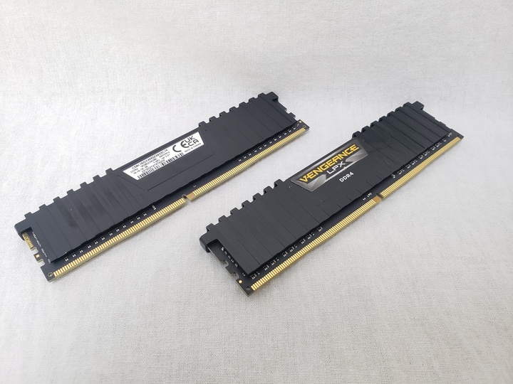CMK16GX4M2Z2933C16 /バルク 各サイトで併売につき売切れのさいはご容赦願います。