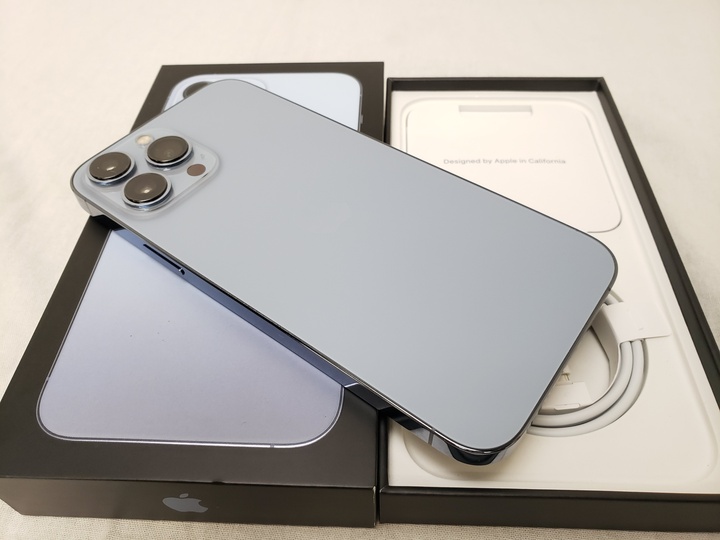iPhone13 Pro Max 1TB シエラブルー /MLKK3J/A 【国内版 SIMFREE】 各サイトで併売につき売切れのさいはご容赦願います。