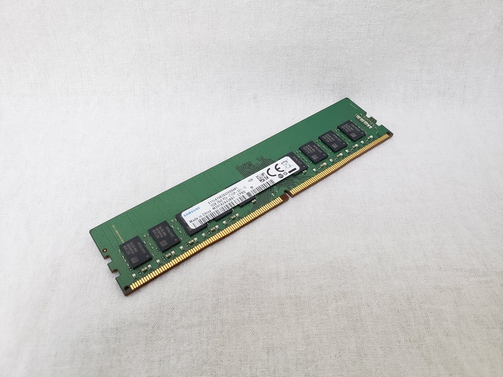 PC4-17000E(DDR4 2133) 16GB ECC [M391A2K43BB1-CPBQ] 各サイトで併売につき売切れのさいはご容赦願います。