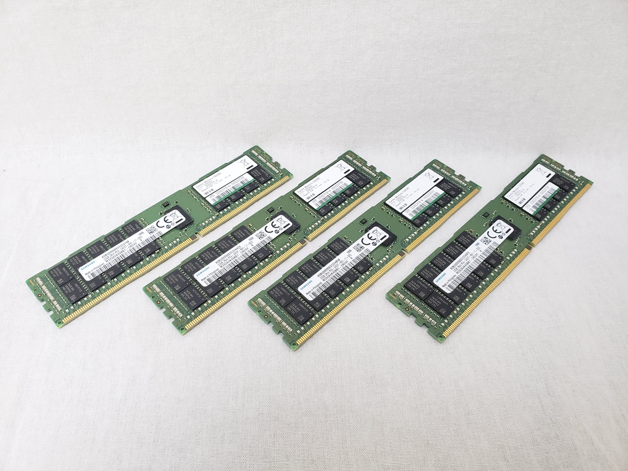 PC4-19200(DDR4 2400) 32GB ECC Registered ECC x4 [M393A4K40BB1