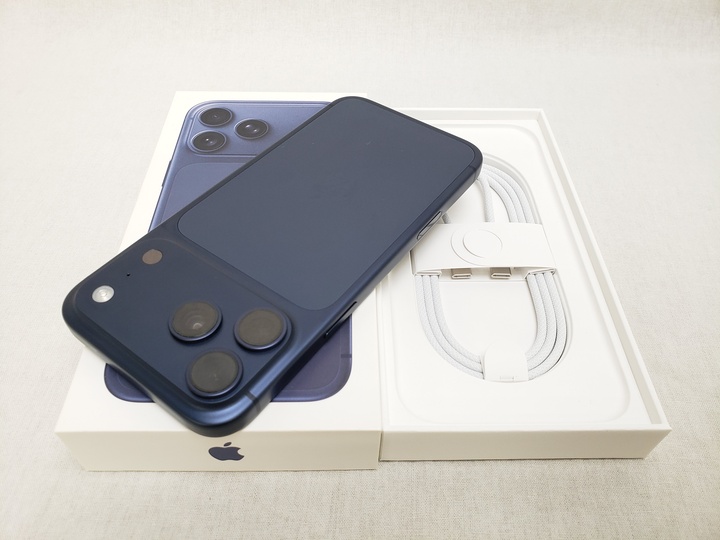iPhone17 Pro Max 256GB ディープブルー /MFYA4J/A 【国内版 SIMFREE】 各サイトで併売につき売切れのさいはご容赦願います。