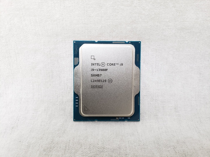 Core i9-13900F バルク (2.0(5.2)/1.5(4.2)GHz/24(8+16)コア 32スレッド/Turbo Boost Max3.0 5.5Ghz/スマートキャッシュ36M/内蔵グラフィック非搭載/TDP65W) 各サイトで併売につき売切れのさいはご容赦願います。
