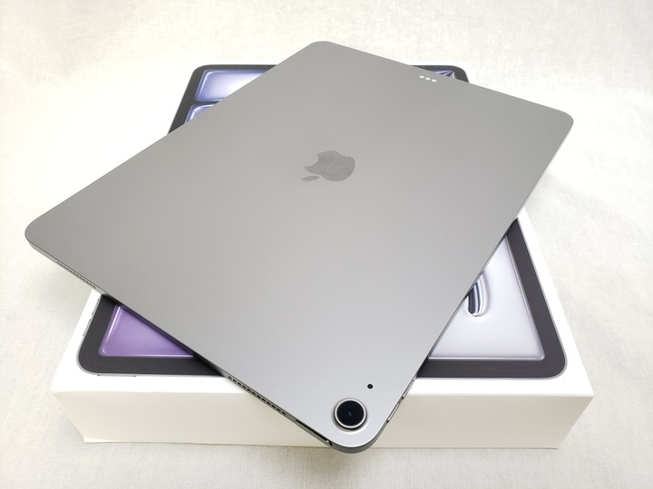 iPad Air 13インチ （M3/2025） Wi-Fi 128GB  スペースグレイ /MCNH4J/A 各サイトで併売につき売切れのさいはご容赦願います。