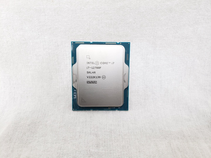 Core i7-12700F バルク (P-core 8(2.1GHz)+E-core 4(1.6GHz)/20スレッド/Smart Cache 25MB/TDP65W) 各サイトで併売につき売切れのさいはご容赦願います。