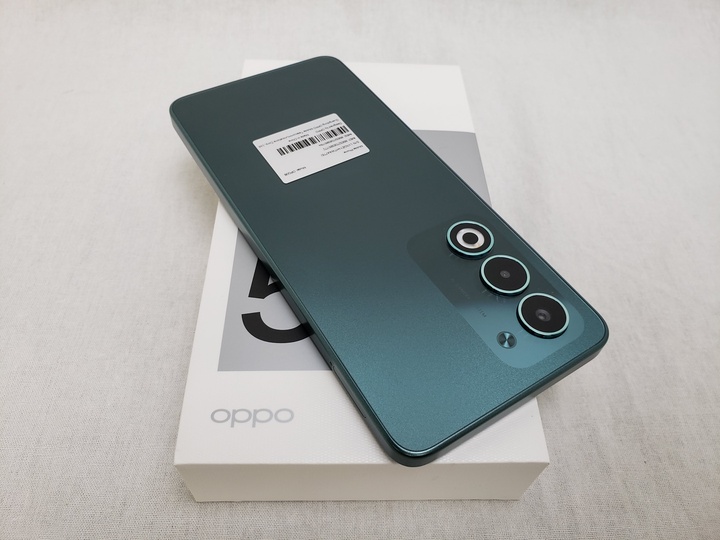 OPPO A5 5G グリーン /OPG06 【UQ SIMFREE】 各サイトで併売につき売切れのさいはご容赦願います。
