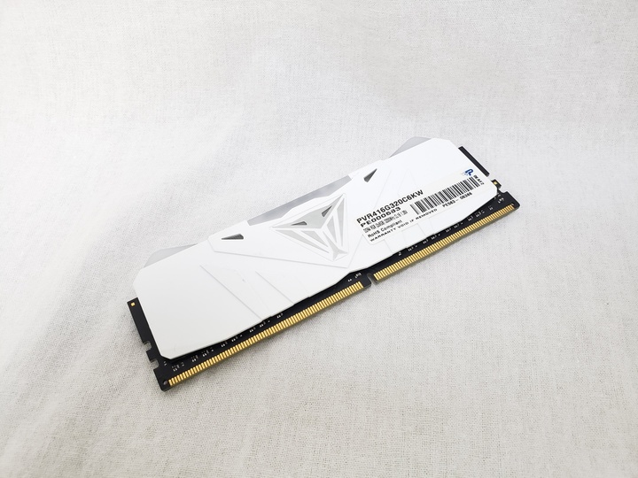 PC4-25600(DDR4 3200) 8GB /バルク 各サイトで併売につき売切れのさいはご容赦願います。