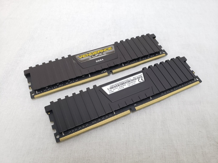 CMK16GX4M2A2133C13 各サイトで併売につき売切れのさいはご容赦願います。