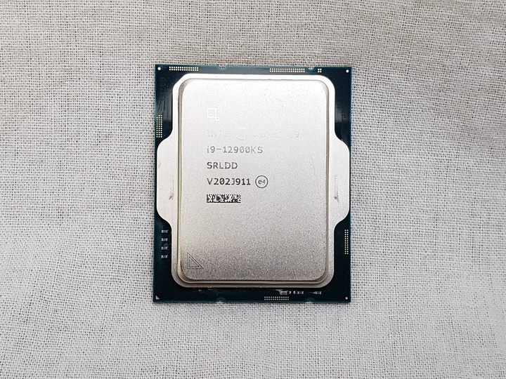 Core i9-12900KS バルク (P-core 8(3.4GHz)+E-core 8(2.5GHz)/24スレッド/Smart Cache 30MB/TDP150W） 各サイトで併売につき売切れのさいはご容赦願います。