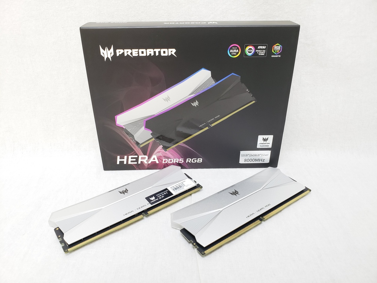 Predator Hera DDR5 PC5-64000(DDR5 8000) 16GB 2枚組 /9BWWR.588
