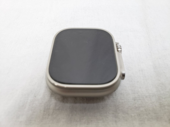Apple Watch Ultra2 49mm GPS+Cellular 49mm チタニウム/ブルーアルパインループ 各サイトで併売につき売切れのさいはご容赦願います。