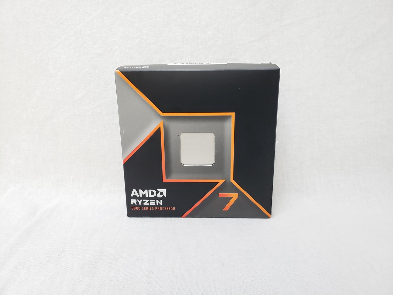 Ryzen7 9700X W/O Cooler (8C/16T、3.8GHz(最大5.5)、65W、L2+L3 Cache