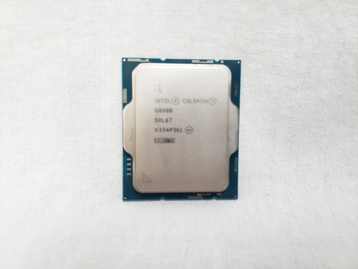 Celeron G6900 バルク (P-core 2(3.4GHz)/2スレッド/Smart Cache 4MB/UHD Graphics 710/TDP46W 各サイトで併売につき売切れのさいはご容赦願います。