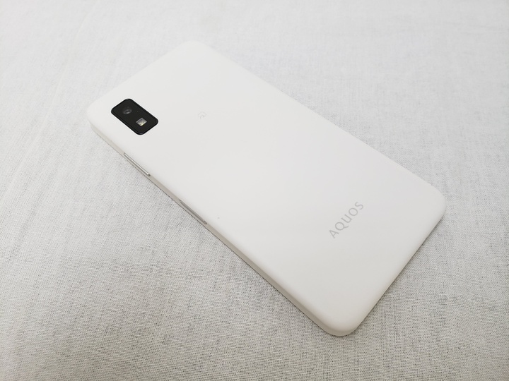 AQUOS wish3 ホワイト /SH-M25 【楽天版 SIMFREE】 各サイトで併売につき売切れのさいはご容赦願います。