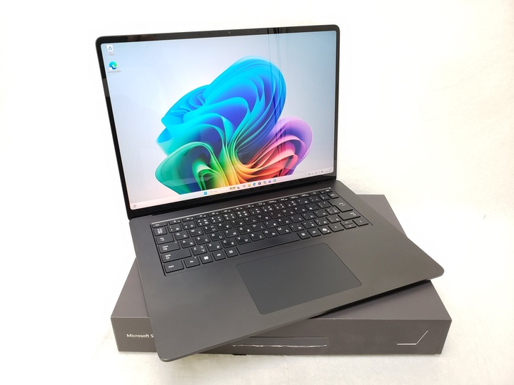 Surface Laptop7 15インチ (Snapdragon X Elite/64GB/1TB EP2-19277) ブラック 各サイトで併売につき売切れのさいはご容赦願います。