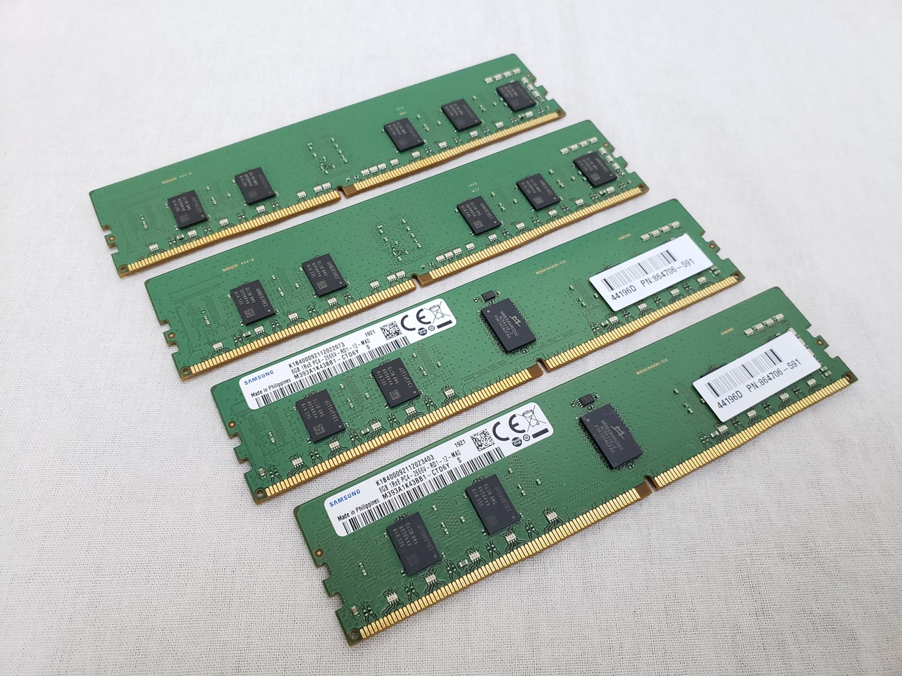 PC4-21300(DDR4 2666) 8GB x4 Registered ECC [M393A1K43BB1-CTD6Y] 各