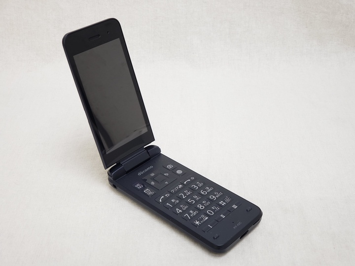 KY-42C ブラック /DIGNO ケータイ 【docomo SIMFREE】 各サイトで併売につき売切れのさいはご容赦願います。