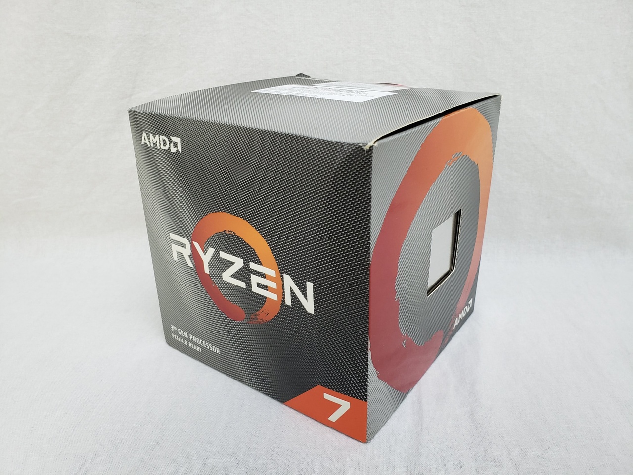 Ryzen 7 3700X With Wraith Prism cooler (8C16T/3.6GHz（4.4）/65W