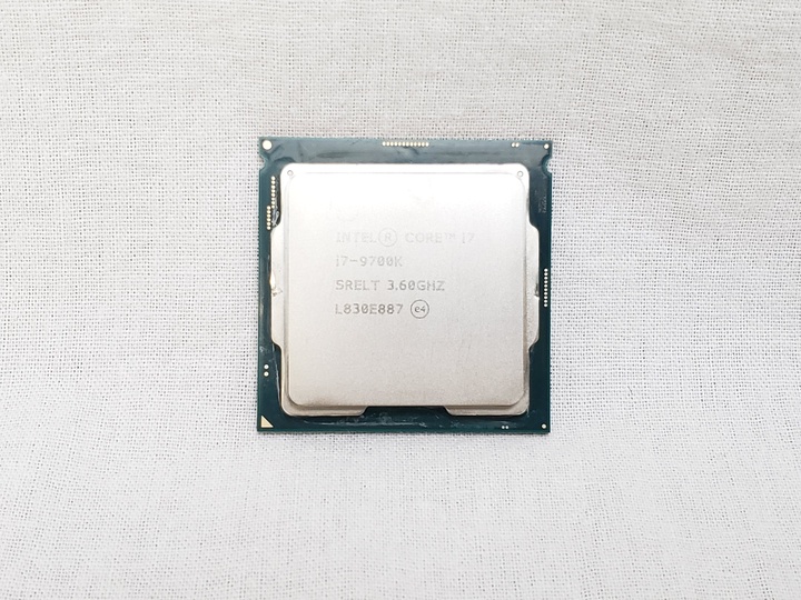 Core i7-9700K バルク (3.60GHz/ターボブースト時4.90GHz/8-core 8-thread/Total Cache 12MB/TDP95W/UHD Graphics 630) 各サイトで併売につき売切れのさいはご容赦願います。