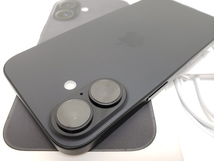 iPhone16 128GB ブラック /MYDQ3J/A 【国内版 SIMFREE】 各サイトで併売につき売切れのさいはご容赦願います。