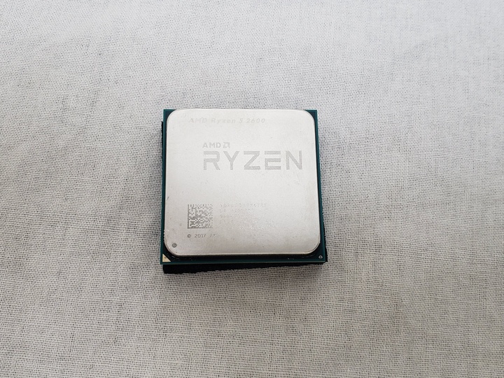 Ryzen 5 2600 バルク (6-core 12-thread/3.4GHz/3.9GHz/Total Cache 19MB/TDP65W) 各サイトで併売につき売切れのさいはご容赦願います。