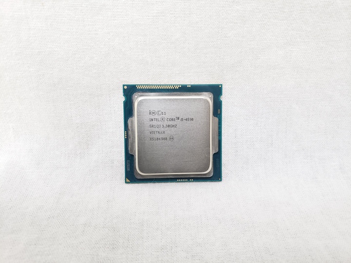 Core i5-4590 バルク (3.30GHz/ターボブースト時3.70GHz/4-core 4-thread/L2=256kB x4 L3=6MB/TDP84W) 各サイトで併売につき売切れのさいはご容赦願います。