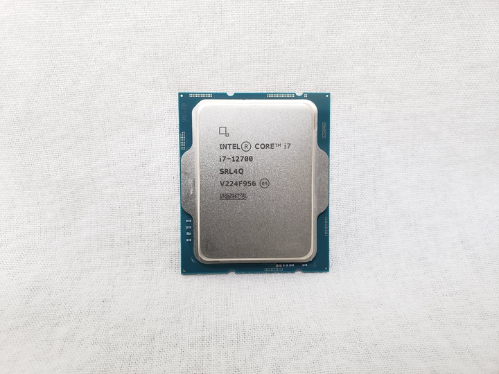 Core i7-12700 バルク (P-core 8(2.1GHz)+E-core 4(1.6GHz)/20スレッド/Smart Cache 25MB/TDP65W 各サイトで併売につき売切れのさいはご容赦願います。