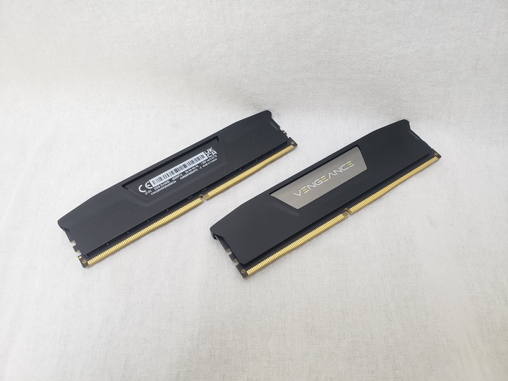 CMK32GX5M2E6000C36 /バルク ★こちらのメモリだけでの販売はできません、PC一式ご注文分の場合のみご購入いただけます。なお、PC本体1台につきメモリは1セットまでとさせていただきます★ 各サイトで併売につき売切れのさいはご容赦願います。