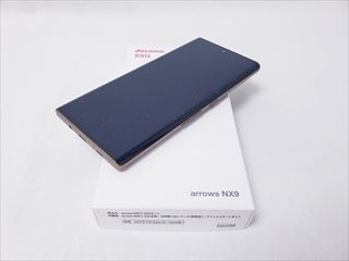 F-52A ゴールド /arrows NX 【SIMロック解除品】 各サイトで併売につき売切れのさいはご容赦願います。