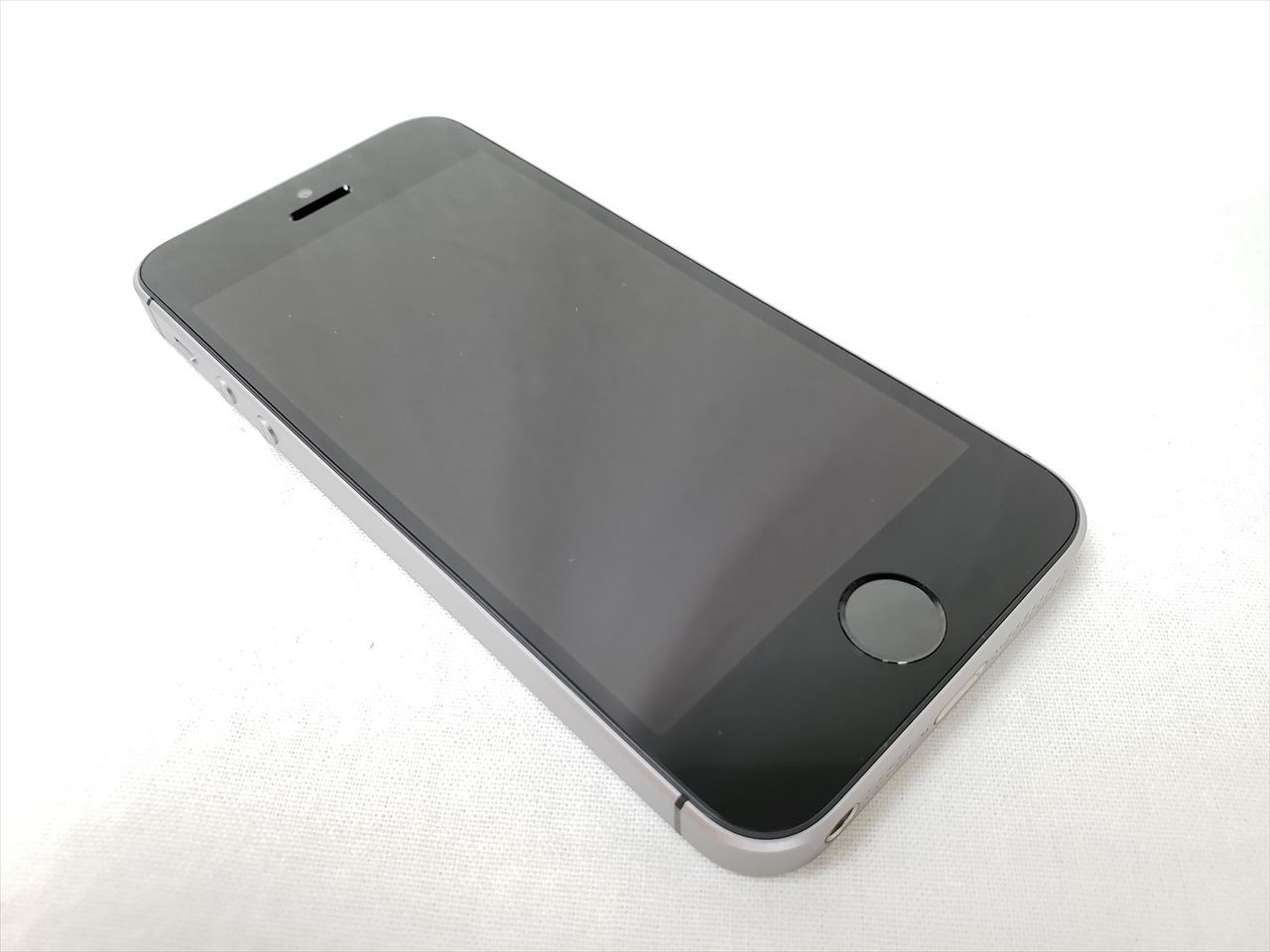 Iphone Se 32gb スペースグレイ Mp2j A Au Simロック解除品 各サイトで併売につき売切れのさいはご容赦願います スマートフォン Au 端末 スマホ 携帯電話 Pcパーツと自作パソコン 組み立てパソコンの専門店 1 S Pcワンズ