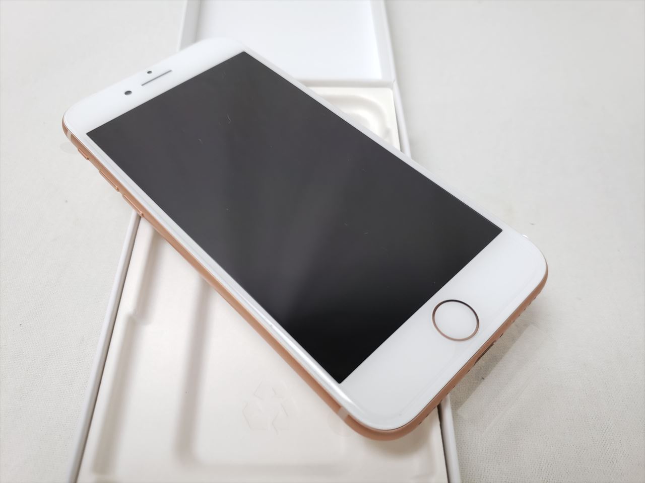 iPhone 8 64GB ゴールド /NQ7A2J/A 各社 【SIMロック解除品】 各サイト 