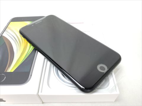 iPhone SE (第2世代) 64GB ブラック /MHGP3J/A 【楽天版 SIMFREE】 各サイトで併売につき売切れのさいはご容赦願います。