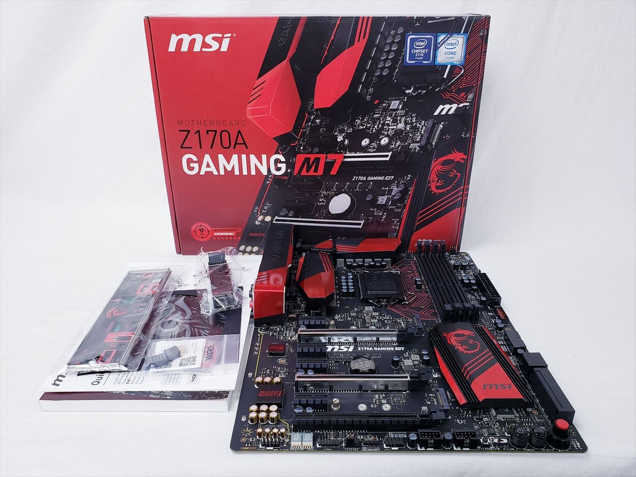 富士通 ノートパソコン FMVAH40/J E2-1800 メモリ4GB SSD256GB win10