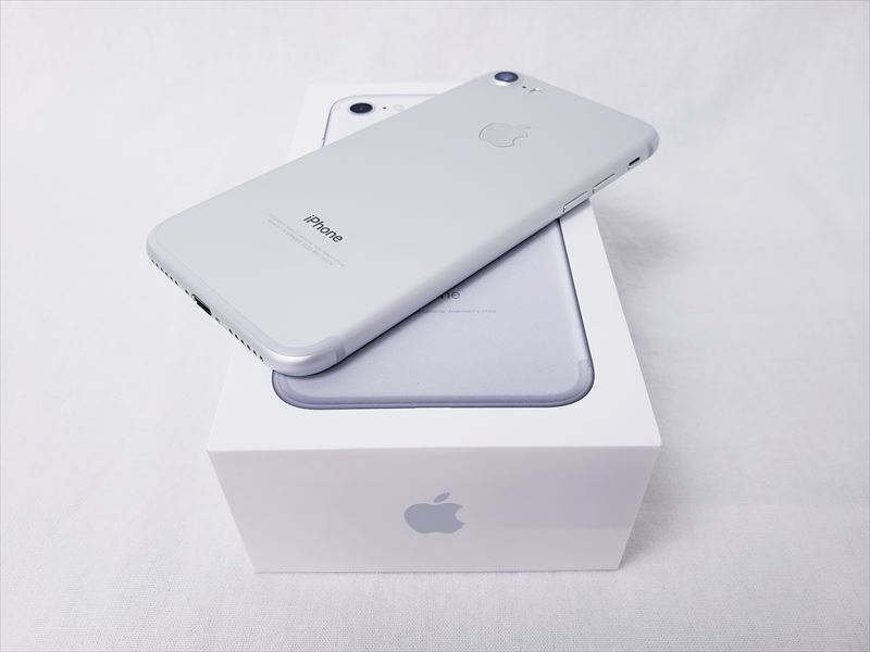 iPhone 7 Plus Silver 32 GB docomo