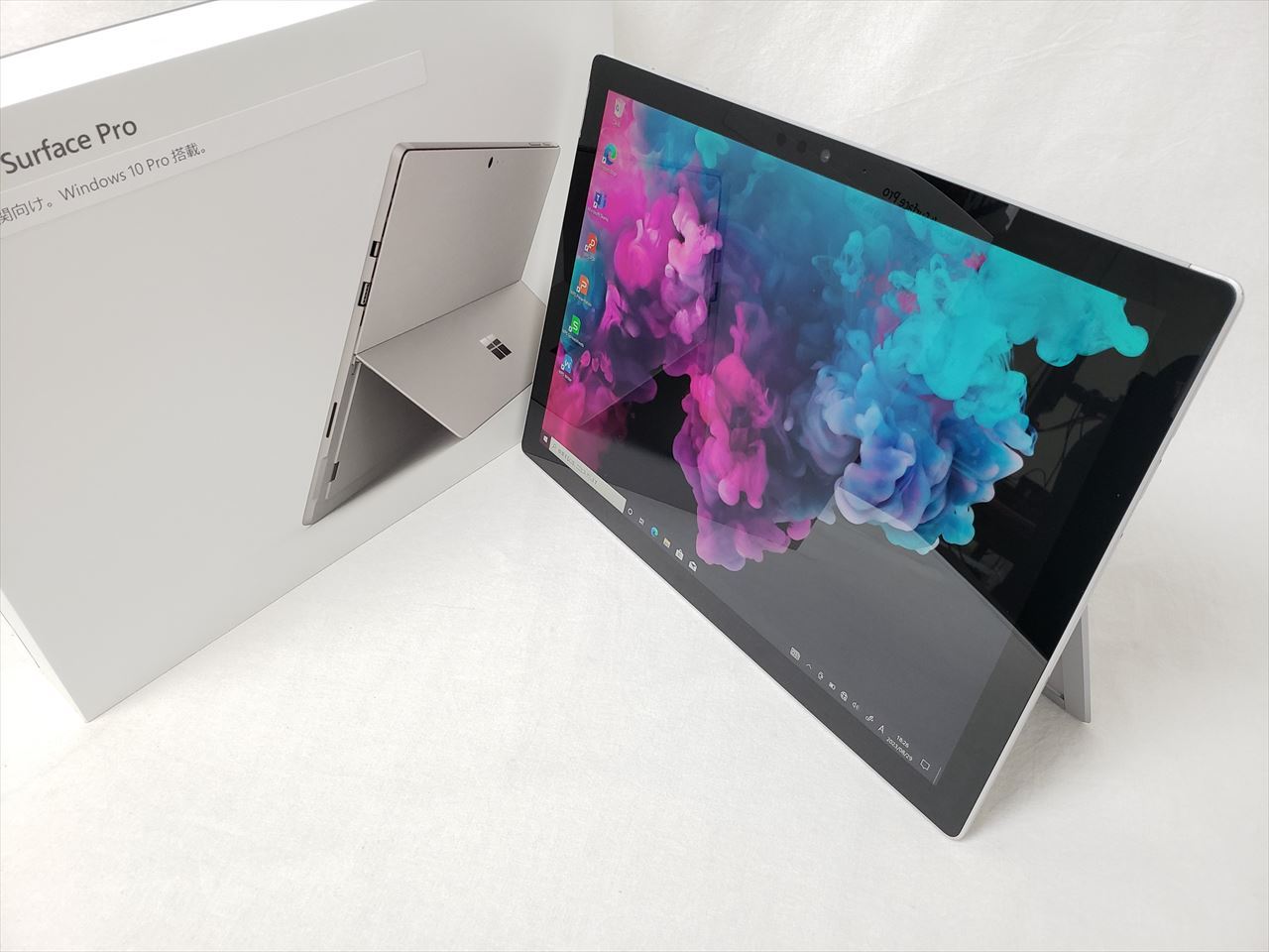Surface Pro6 (タイプカバー、そのほか付属品付)