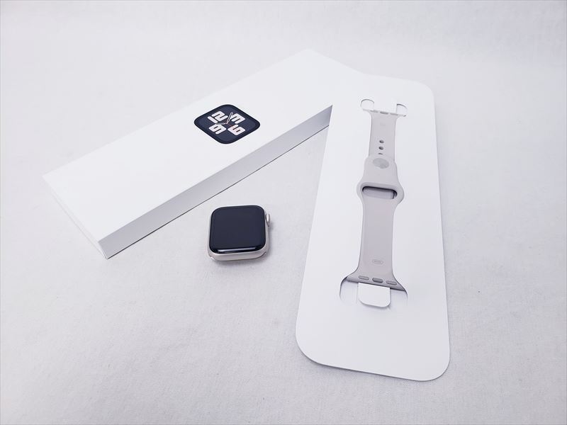 Apple Watch SE 40mm スターライト GPS 第2世代 2nd Apple Apple Watch SE 40mm スターライト GPS 第2世代 2nd Apple