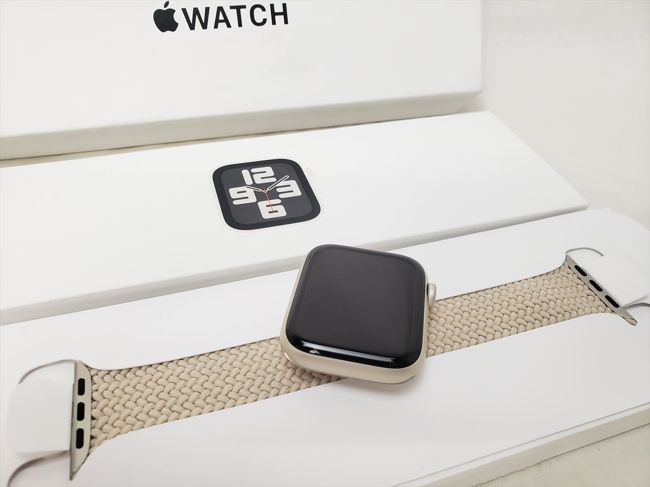 Apple Watch SE 第2世代 GPS 44mm スターライトアルミ/ベージュ 