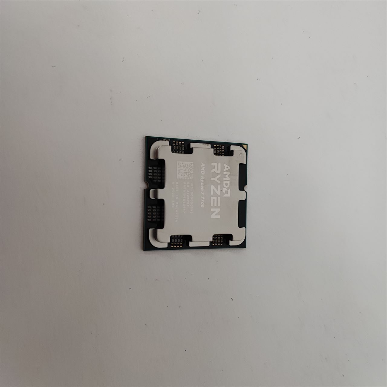 新品未使用】AMD Ryzen 7 9700X バルク品 中古】AMD Ryzen 7