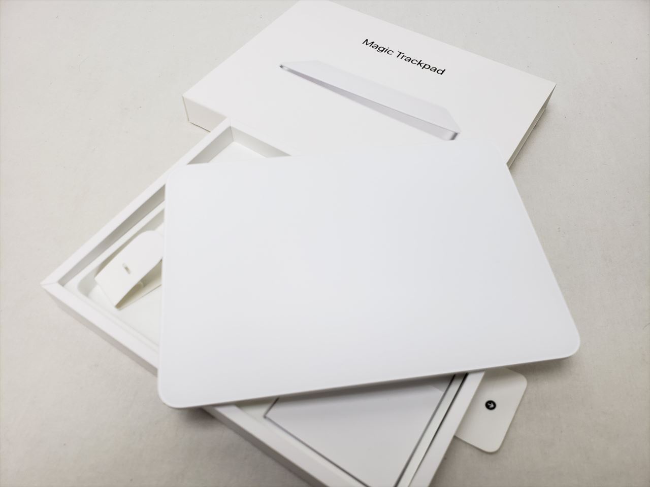 Magic Trackpad ホワイト Magic Trackpad - ホワイト（Multi-Touch対応