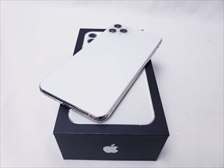 iPhone11 128GB ブラック /MWM02J/A docomo 【SIMロック解除品】 各サイトで併売につき売切れのさいはご容赦願います。